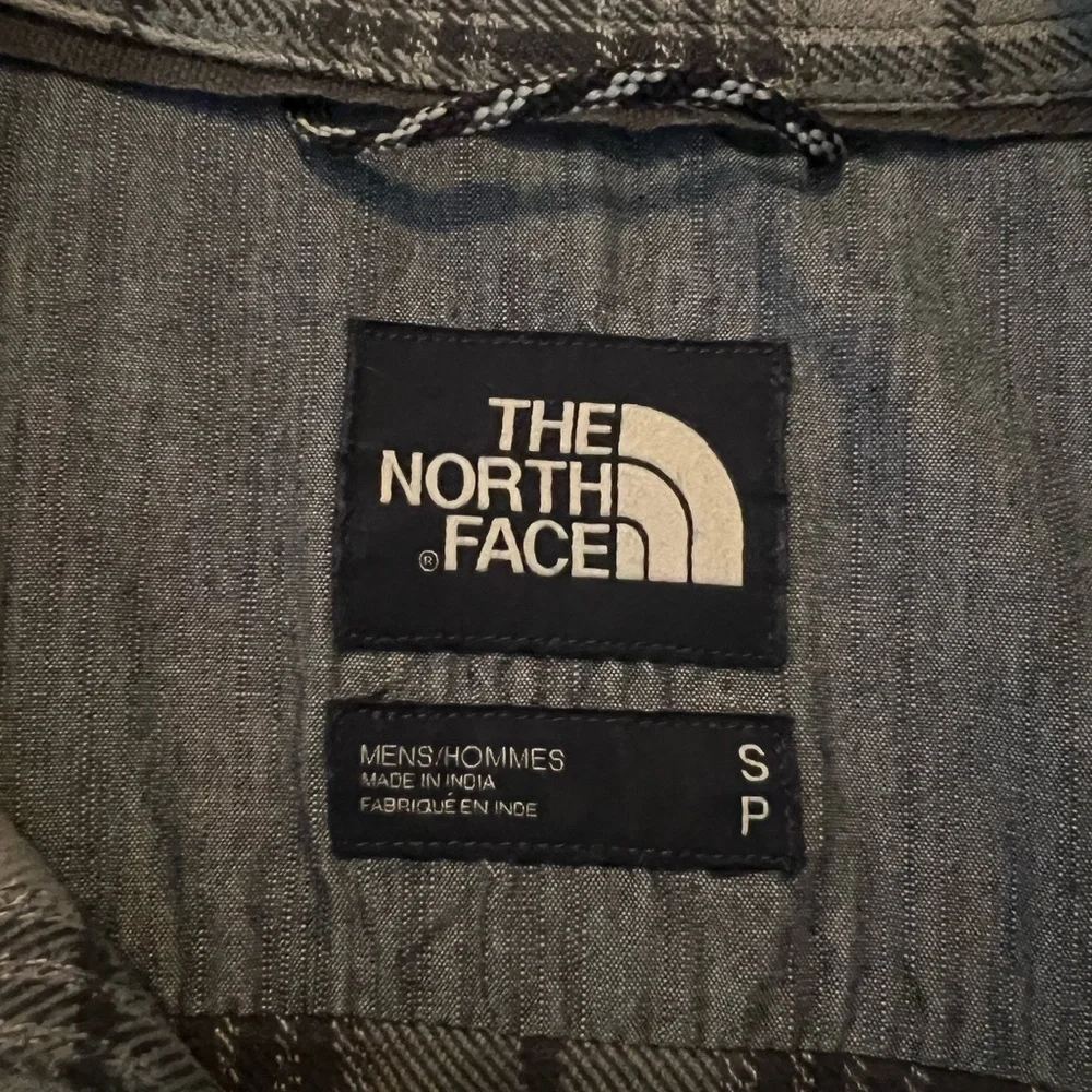 THE NORTH FACE MENS GRAY PLAID SHIRT JACKET SIZE SMALL